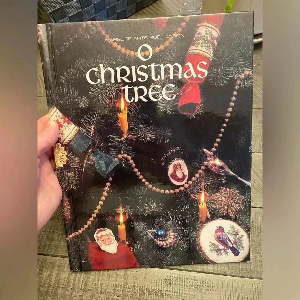 1992 O Christmas Tree cross-stitch book - Picture 1 of 3